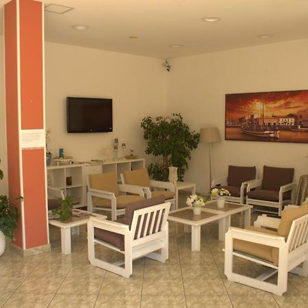 Little Hotel Чезенатико Экстерьер фото