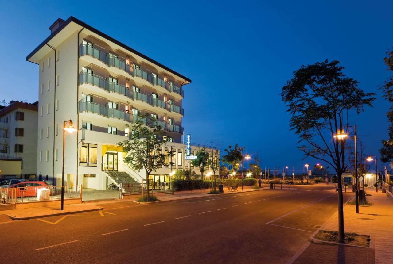 Little Hotel Чезенатико Экстерьер фото