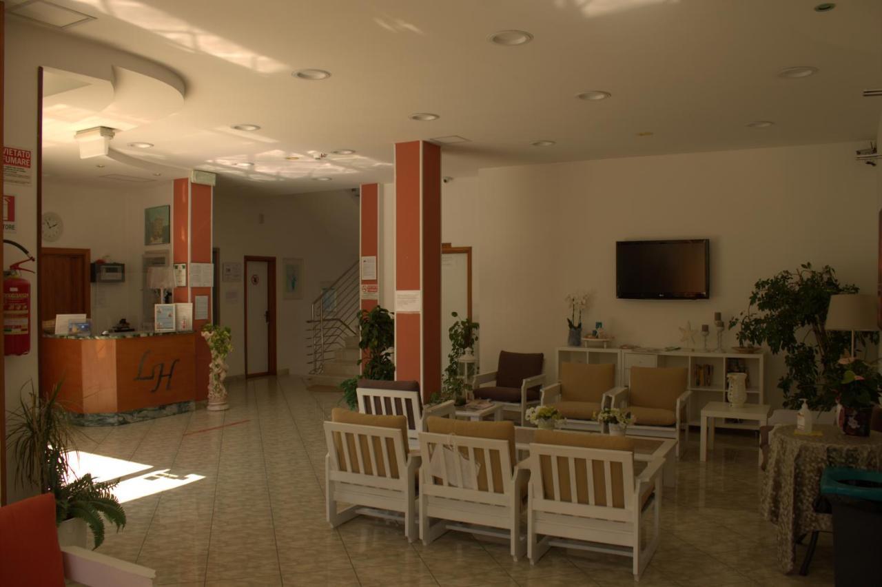 Little Hotel Чезенатико Экстерьер фото