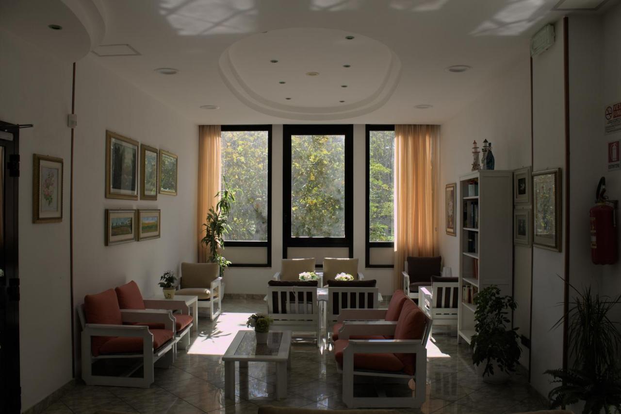 Little Hotel Чезенатико Экстерьер фото