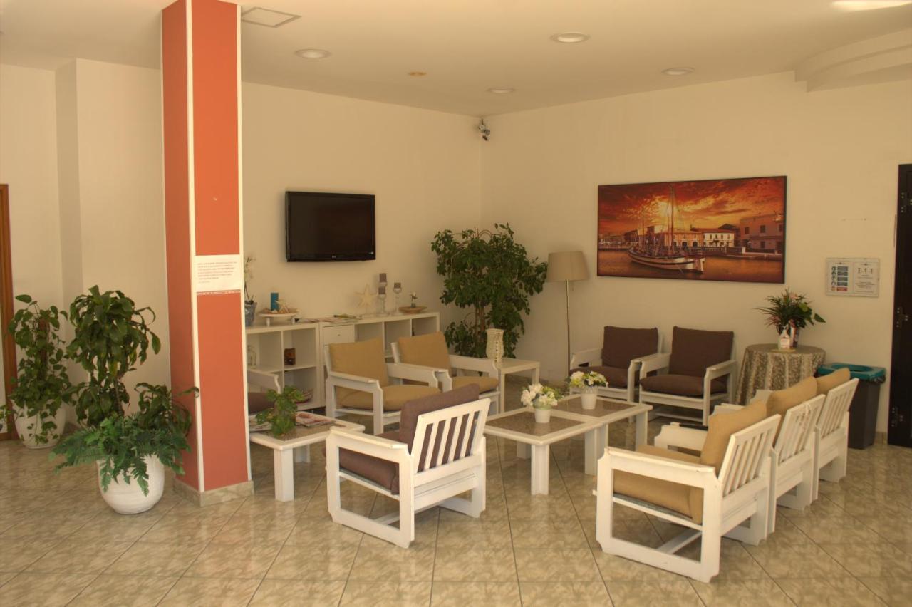 Little Hotel Чезенатико Экстерьер фото